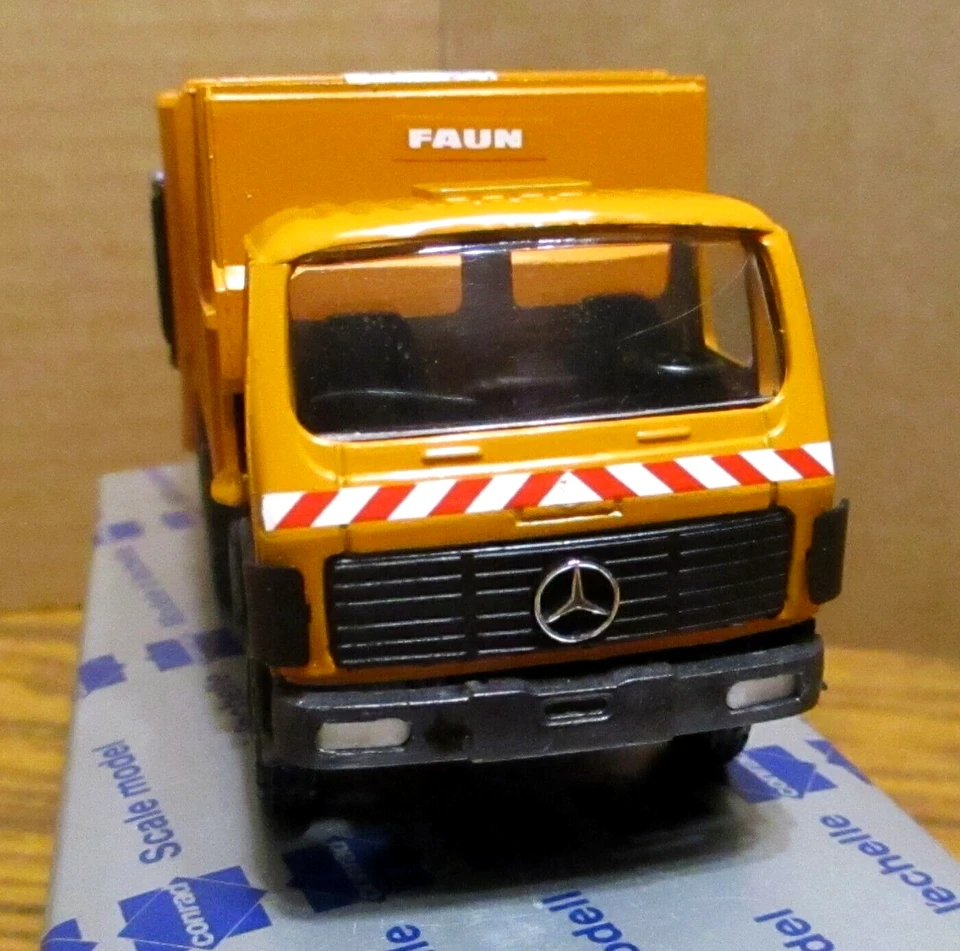 Rare Conrad 3049 Faun Universal Garbage Trash Mercedes Truck Toy 1/50 Rear Load - Image 4 of 4