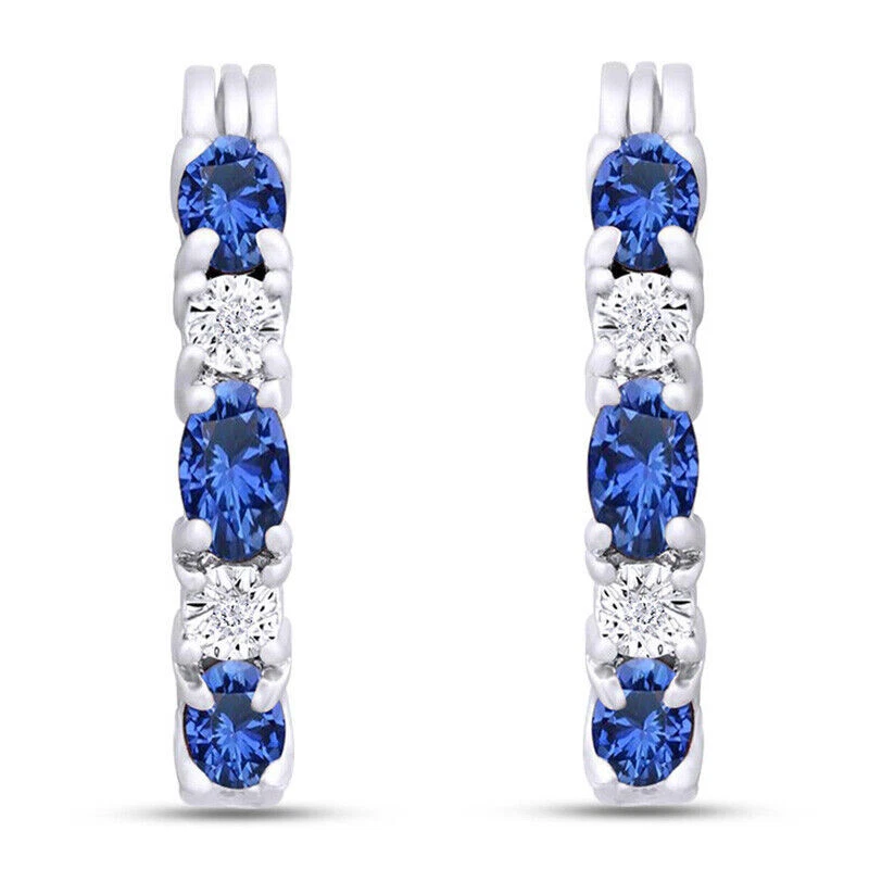 Pendientes tipo aro zafiro azul con diamantes naturales enchapados en oro blanco de 14K Foto 2 de 4