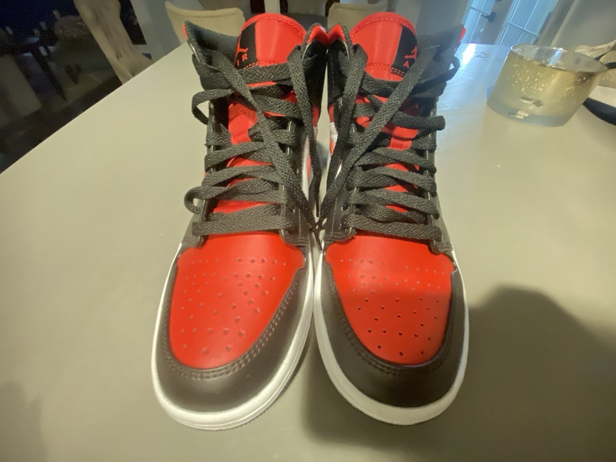 シューズ(男性用) Nike Air Jordan 1 Mid Bred Toe Air Jordan 1 Mid 'Bred Toe' Red Black White 554724 079 Men's