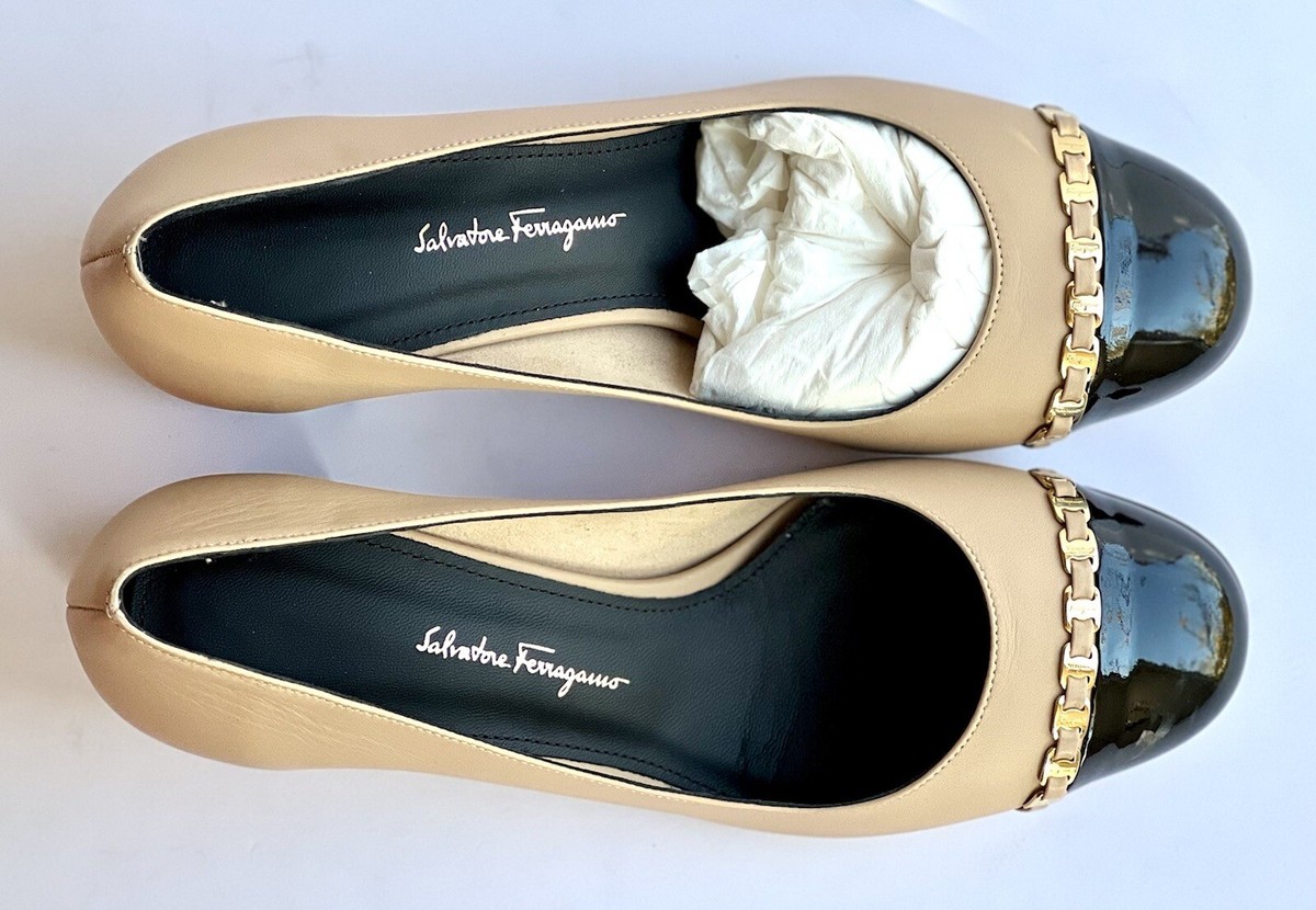 SALVATORE FERRAGAMO Avella Leather Gold Gancini Pump Beige SALVATORE FERRAGAMO Avella Leather Gold Gancini Pump Beige