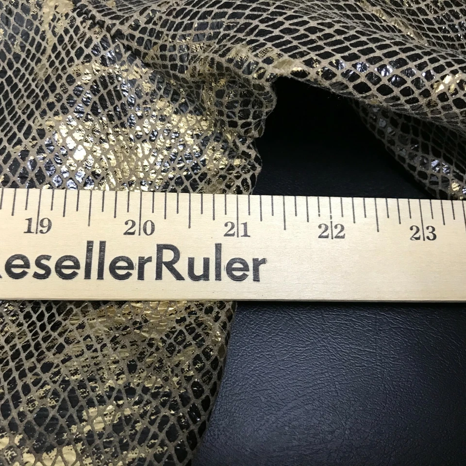 Blazer Morgan Cole talla L imitación piel de serpiente estampado detalles dorados bolsillos para mujer Foto 4 de 4