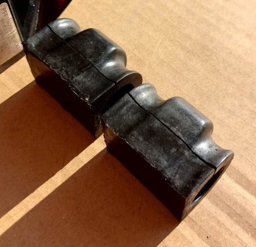 Boccole Powerflex Black barra antirollio anteriore Fiesta ST Mk8 - Foto 4 di 4