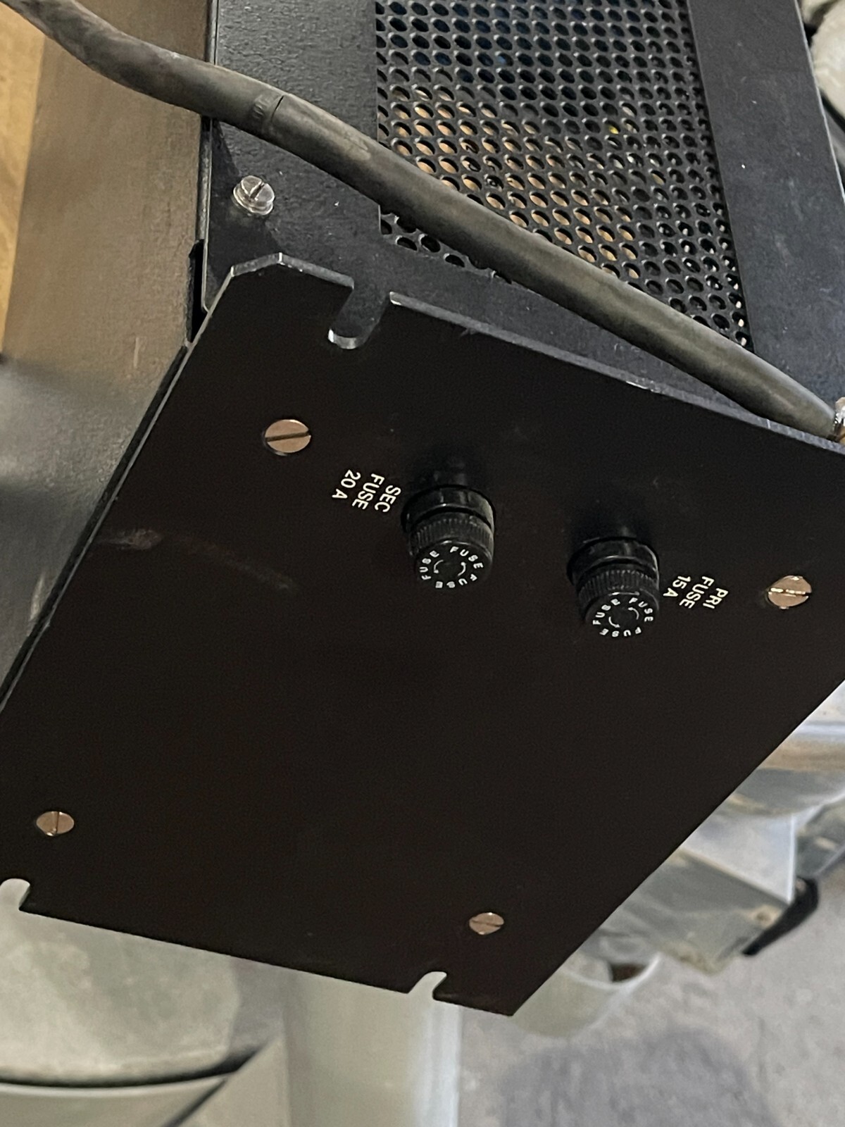 Applied Materials AMAT 0010-00135 AC Power supply 8300 C