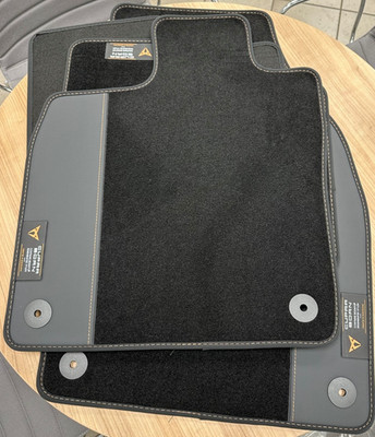 NEU Original Premium  Textilfußmatten CUPRA BORN  4- Teilig 1EB863011A LOE