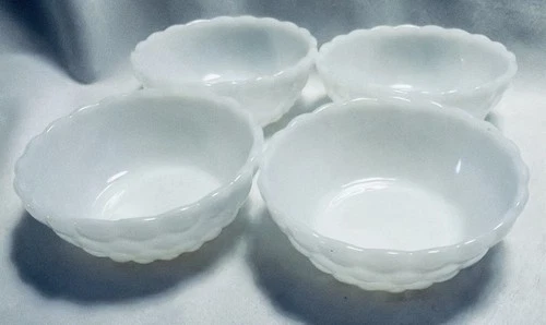 4 Vintage Anchor Hocking 4.5” MILK GLASS BUBBLE Pattern  Serving Bowls set-4