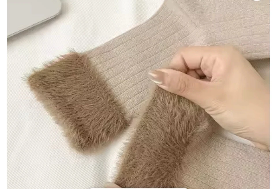 These winter women's wool socks are made from a blend of wool and nylon. - Image 4 of 4