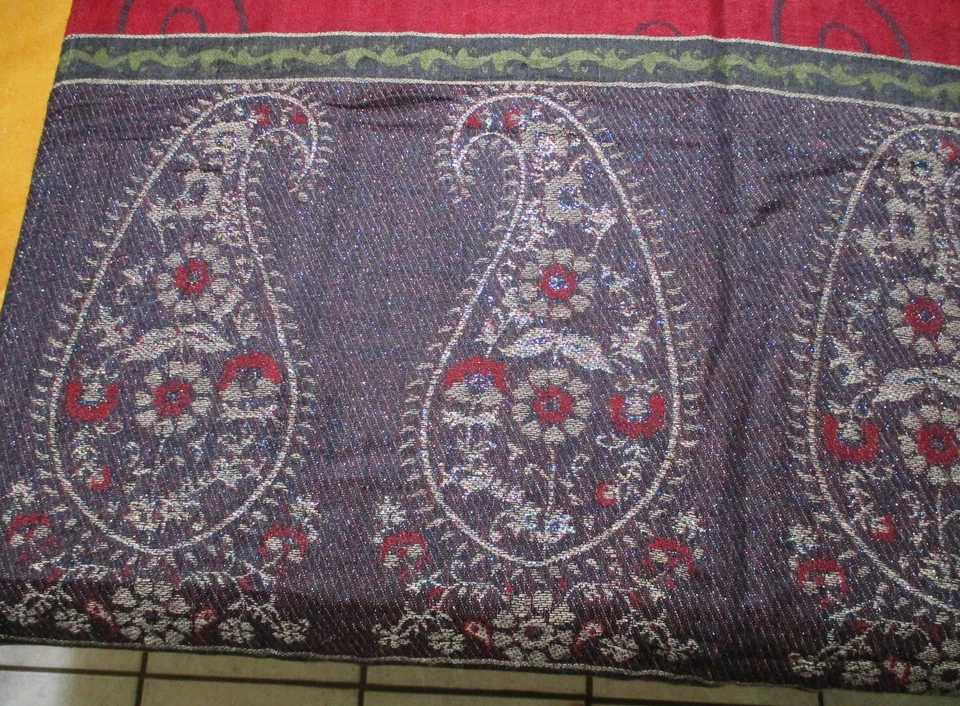 Lenço xale paisley borgonha envoltório: elegante franja atada, macio e quente - Imagem 4 de 4