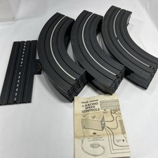 Aurora Model HO Scale 1/4 Curved Slot Car Track 20 PCs. Plus Power Track