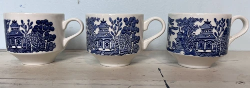 Vintage Set of 3 Blue & White -  Blue Willow Coffee Cups Mugs Made In England