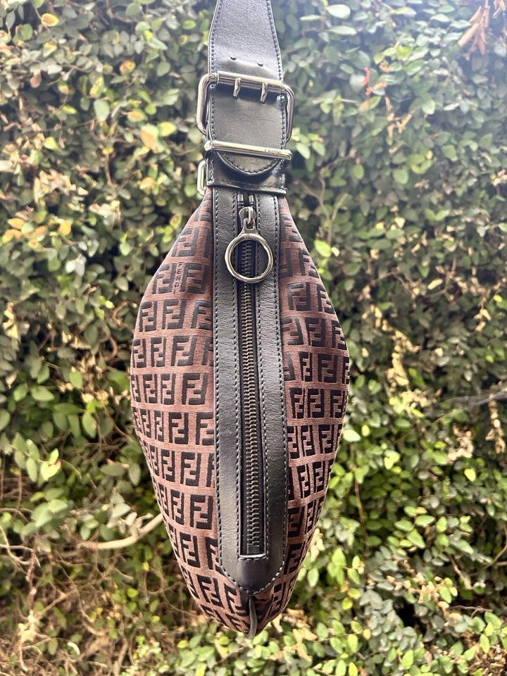 Bolso de mano Oyster Fendi  Foto 2 de 4