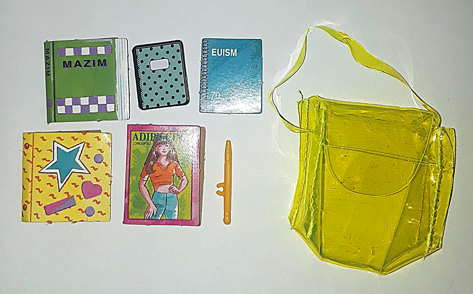 Cla'Sets 7 Pc - 1/6 Scale Barbie bag of books