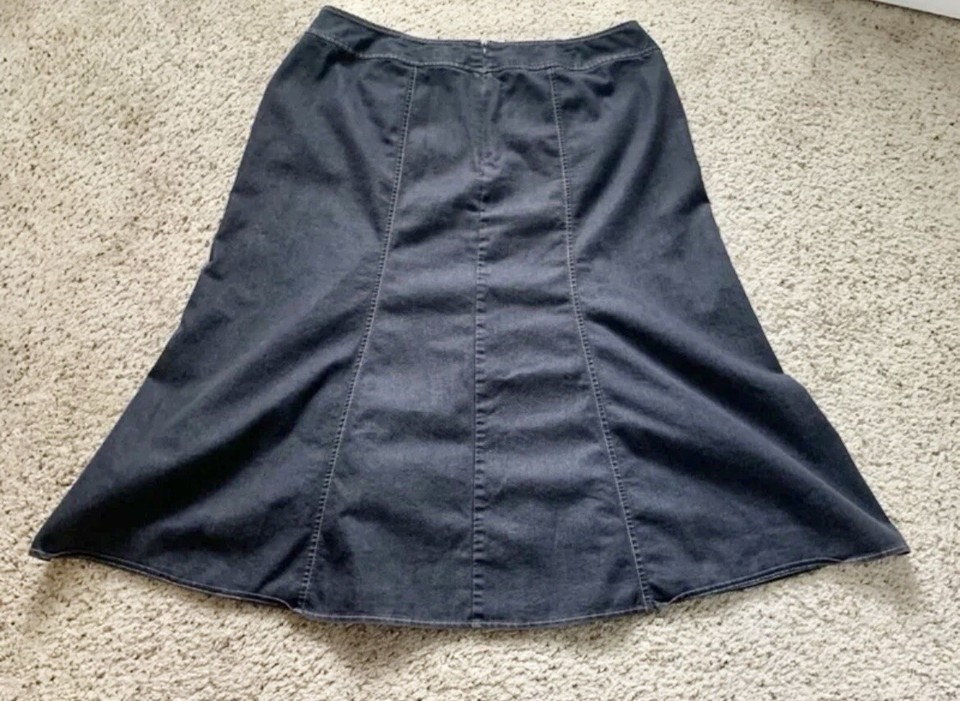 Robe Noire New York & Company - Taille 16 - Sans Manches Avec Volants - Neuf Sans étiquettes