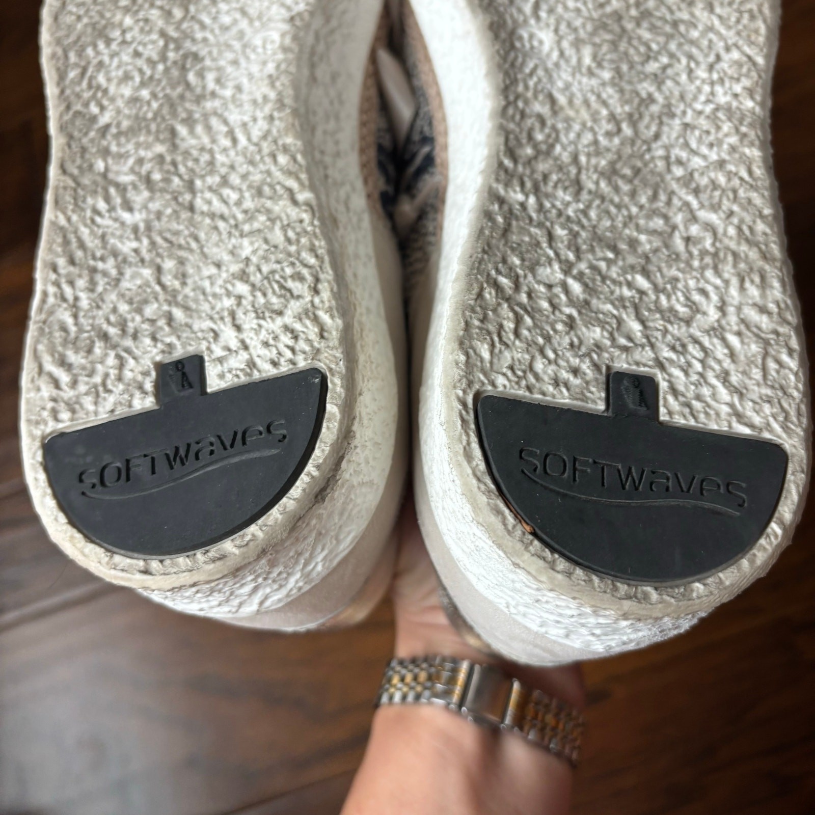 Softwaves Women’s Python Print Sneaker Sz 9 EUC R… - image 6