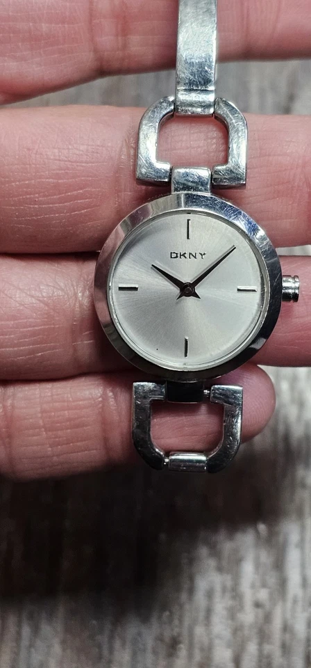 %DKNY Silver Dial Stainless Steel Ladies Watch NY8540 - Image 2 of 4