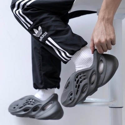 靴 YEEZY Foam Runner Adidas Yeezy Foam RNR Carbon IG5349 Men's|Gift|Limited|Kanye | eBay