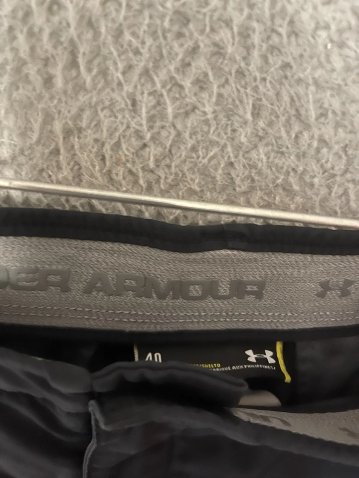 Under Armour Mens Golf Shorts Size 40 Pockets Black Chino Stretch Adult - Image 2 of 4