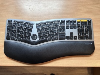 ProtoArc EK01 Ergonomische Tastatur - Kabellos, Beleuchtet, Wiederaufladbar