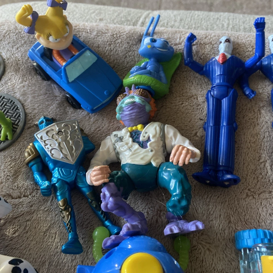 Lote de juguetes más de 150 dibujos animados mixtos Disney comida rápida PVC plástico retro usados vintage  Foto 4 de 4