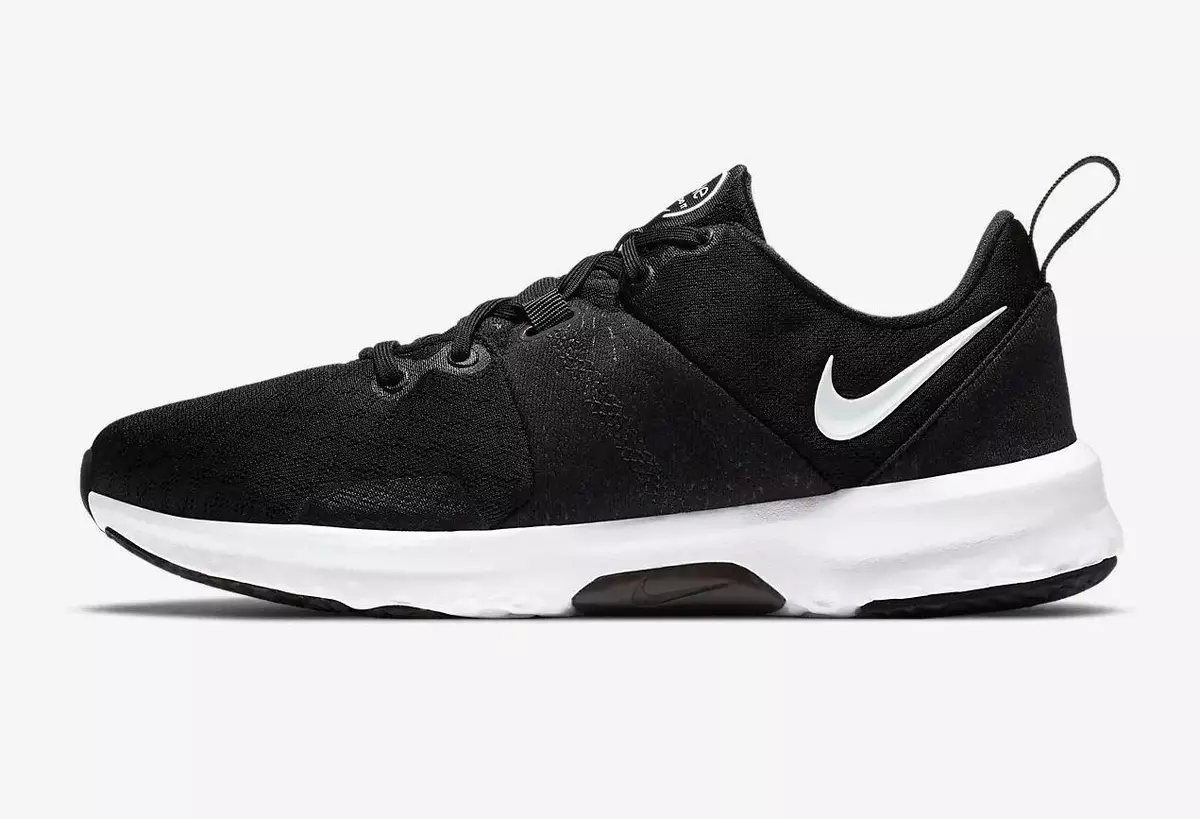 Black nike trainers best sale womans