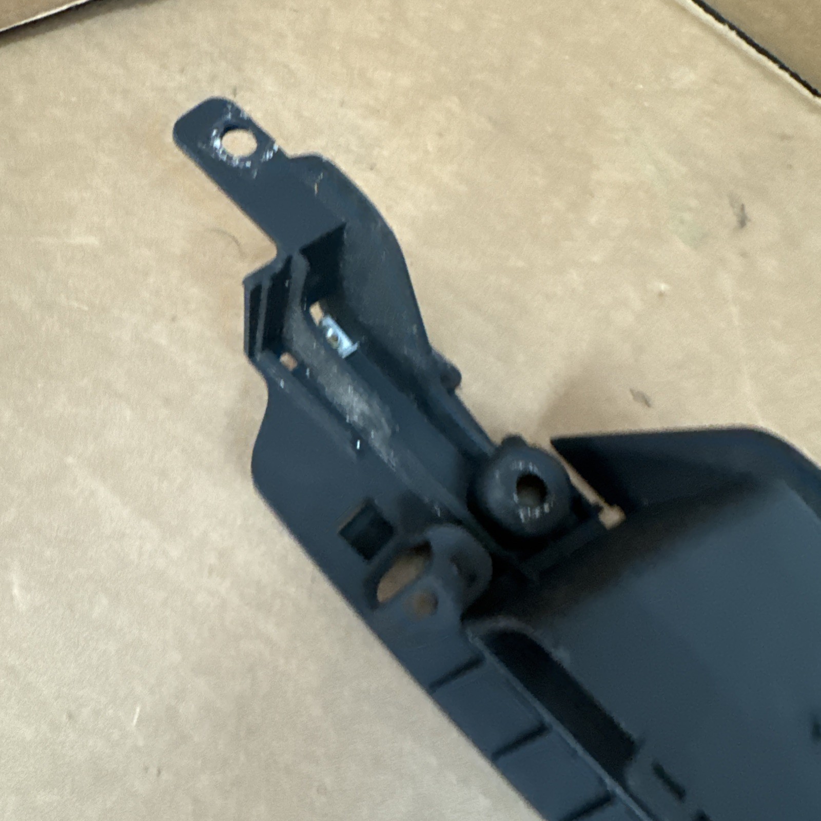 2008 11 2012 2014 2015 AUDI R8 Right Front DOOR Panel Armrest Mount Bracket 2725