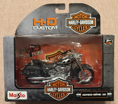 NIB MAISTO 2014 HARLEY DAVIDSON SERIES 32 / 2002 FLSTC HERITAGE