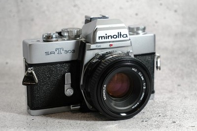 Minolta SRT 303 inkl Objektiv MD 2.0 / 50 mm | sehr guter Zustand