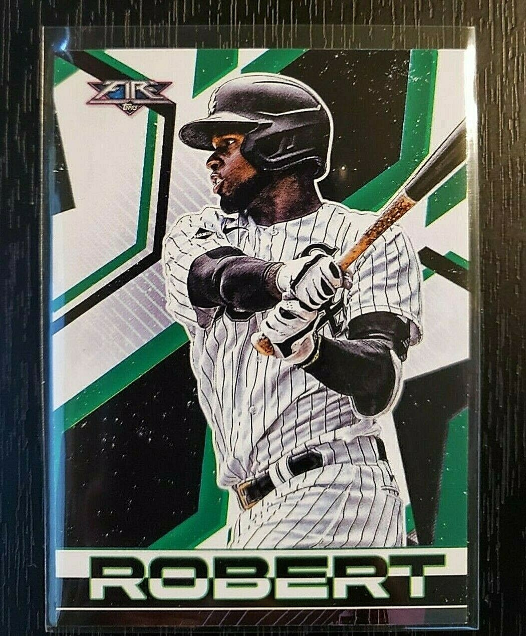 2021 TOPPS FIRE LUIS ROBERT BASE CARD #9 WHITE SOX