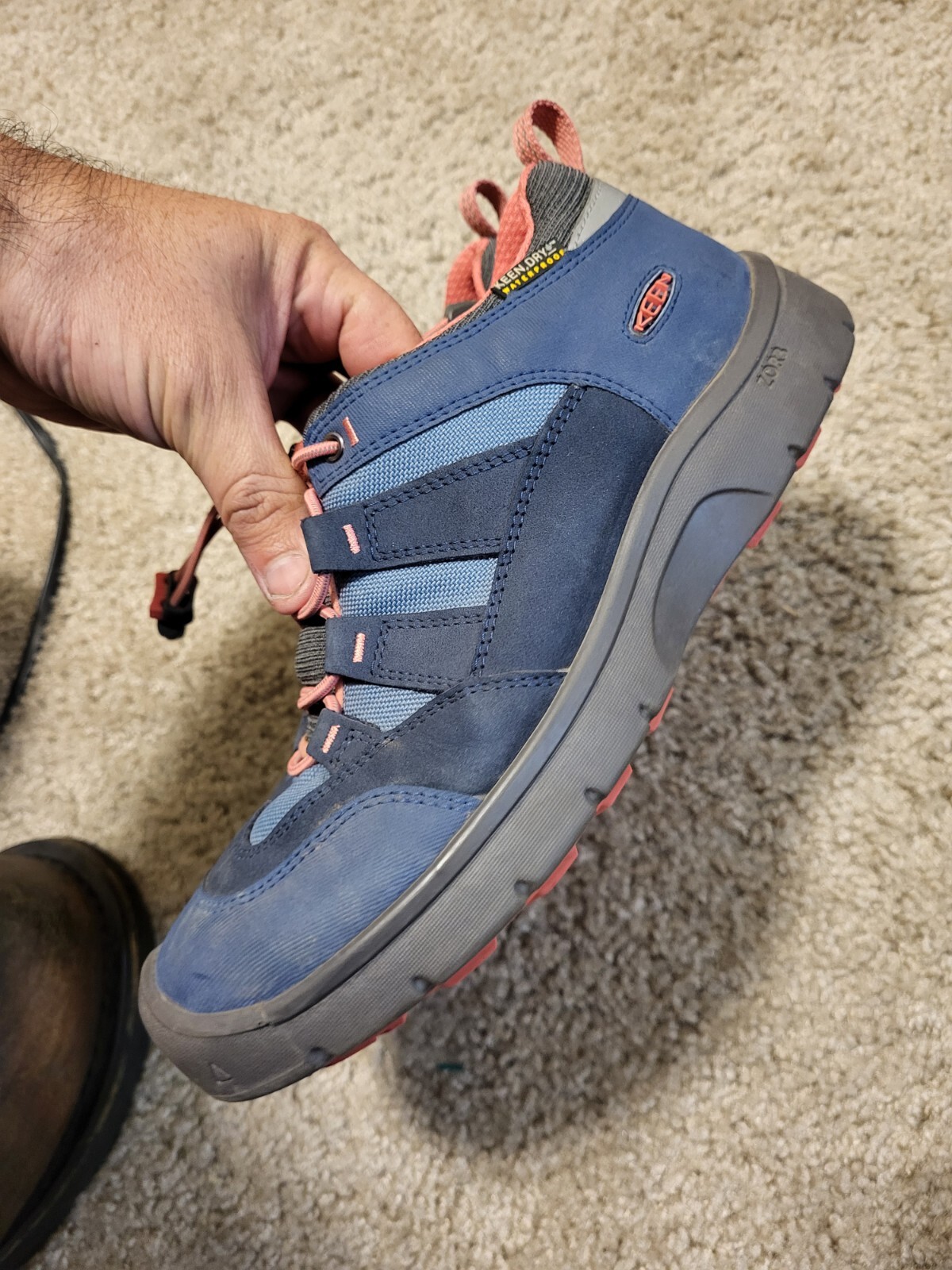 Scarpe da donna Keen impermeabili taglia 5 grigio e rosa