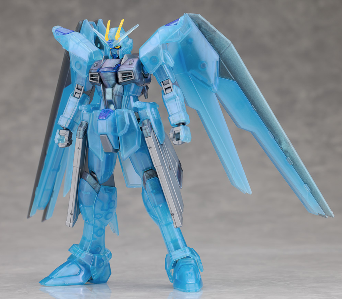 HG 1/144 FREEDOM Gundam Polarized Clear Edition CD Takanori HG 1/144 FREEDOM Gundam Polarized Clear Edition CD Takanori