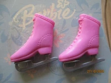 BARBIE DOLL / PAIR OF SHOES: BOOTS, PUMPS ....... (2761)