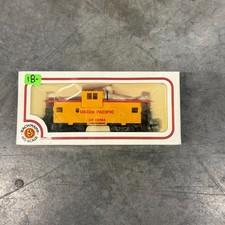 Bachmann HO Scale 36' Wide Vision Caboose Union Pacific UP 25743 Model Train