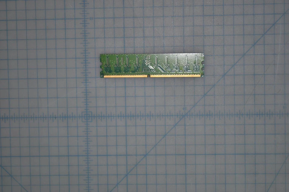 HYNIX - 512MB 240P PC2-3200 CL3 9C 1RX8 ECC DDR2-4 400 DIMM HYMP564R72BP8-E3 - Image 2 of 2