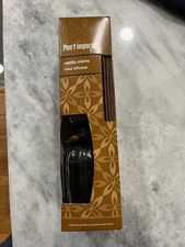 *FREE SHIPPING* PIER 1 ONE Imports  Vanilla Creme REED DIFFUSER