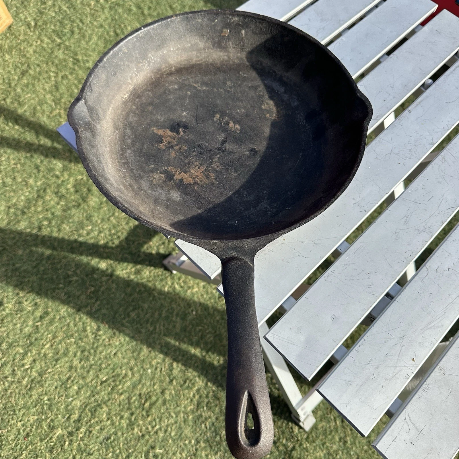 Vintage Cast Iron 12" Skillet No Heat Ring With Spouts, Unmarked
