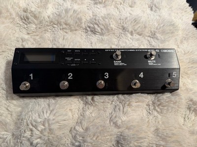 Boss ES-5 Effects Switching System 5-Loop Switcher Black