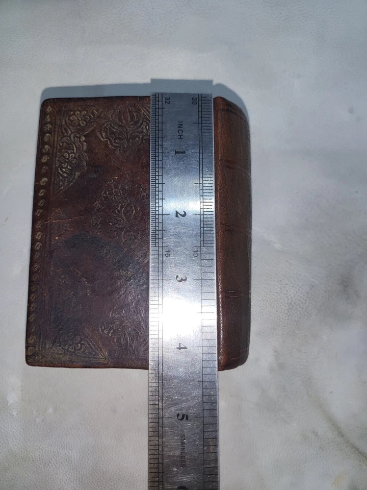 Handwritten Antique Behari Gold Quran Completed  - Image 4 of 4