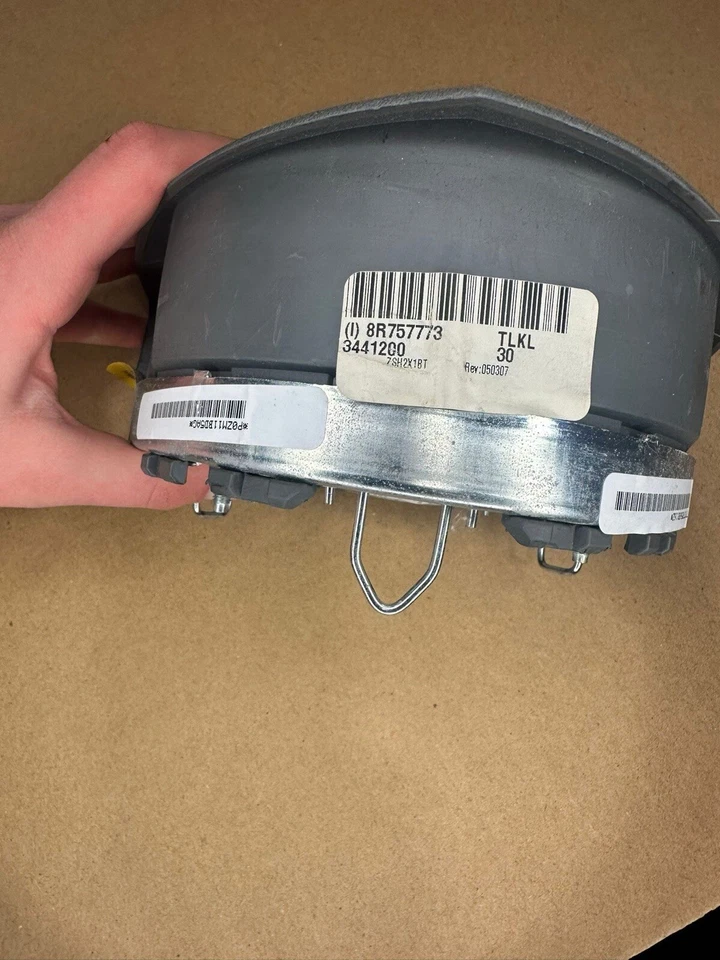 2008-2010 Dodge Challenger Steering Wheel Assembly 8R757773 OEM , 3441200 ,(228) - Image 3 of 3