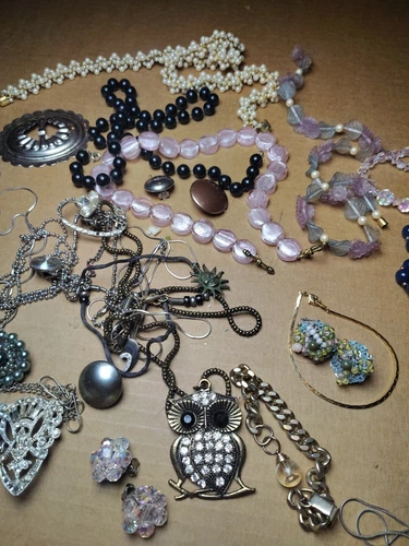 Vintage Estate Costume Jewelry Lot 1 lbs Necklaces, Brooch, Earrings & More