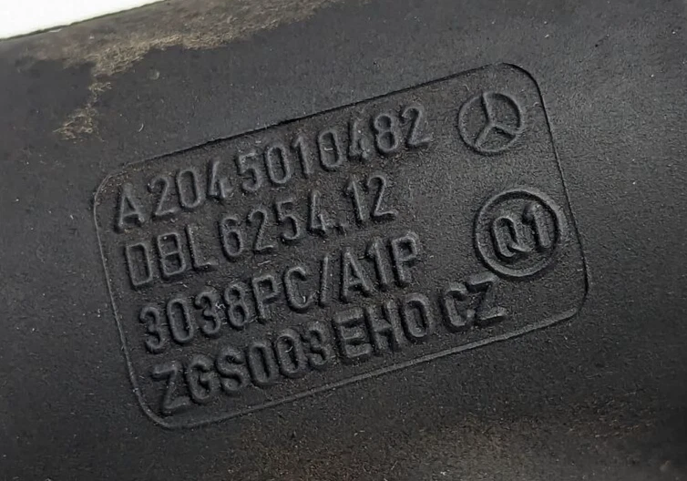 Manguera de refrigerante de radiador inferior OEM 2045010482 Mercedes-Benz W204 C350 2008-2014 Foto 2 de 4