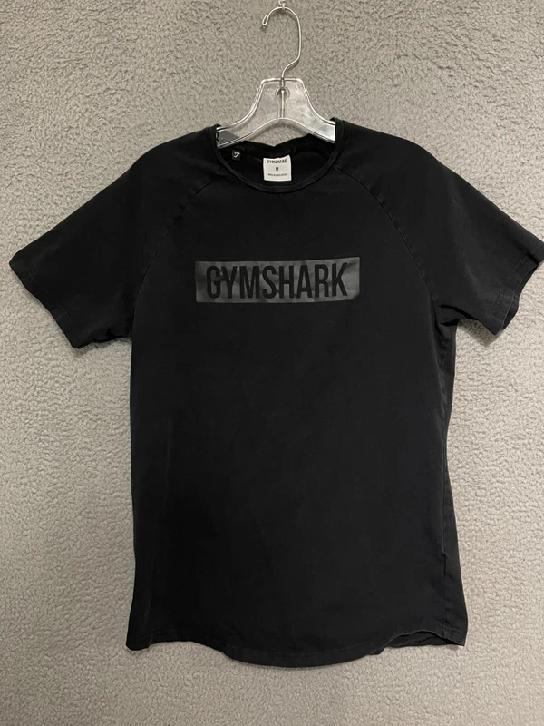 gymshark spell out logo short sleeve athletic casual shirt
