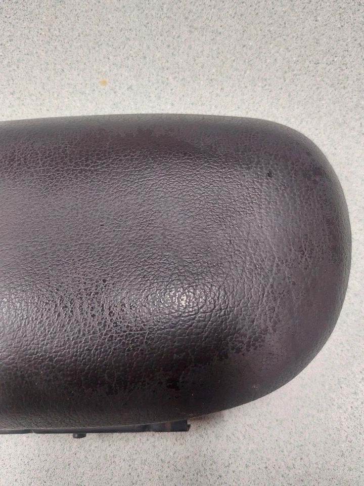 Ford Mustang 1999-2004 consola central reposabrazos tapa cuero negro. Foto 2 de 4