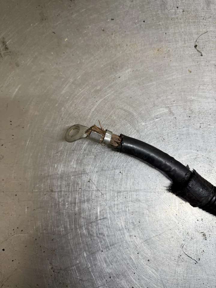 Dodge Ram 2500 2007-2009 6,7 L Cummins cables de tierra negativos Foto 3 de 4