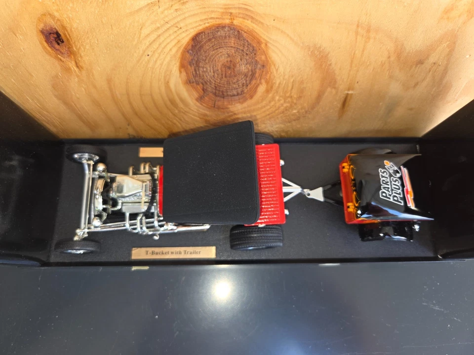 Liberty Classics * Die-cast T-Bucket With Trailer 1:25 - Image 3 of 4