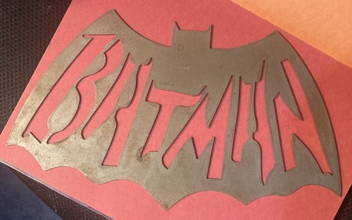 Letrero de pared de metal de superhéroe Batman corte láser DC Comics decoración del hogar hombre cueva 12 x 7 - Imagen 5 de 8