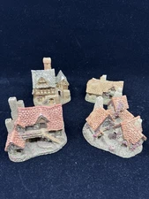 Group Of 4 Asst. David Winter Cornish Cottage Craftsman Cobbler Miniature Houses