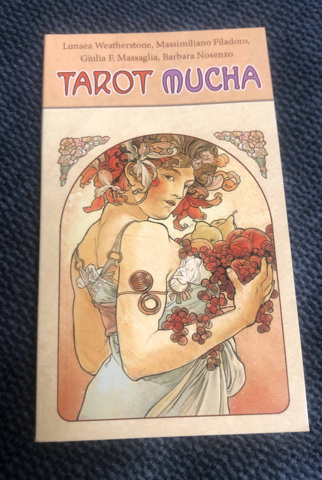 Tarot Mucha by Pietro Alligo