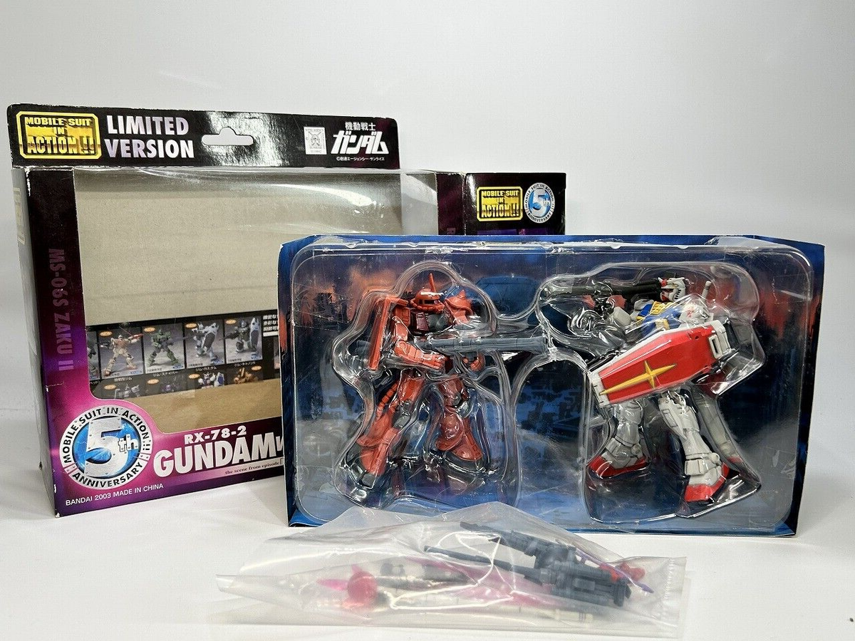 BANDAI RX-78-2 GUNDAM & MS-06S ZAKU II
