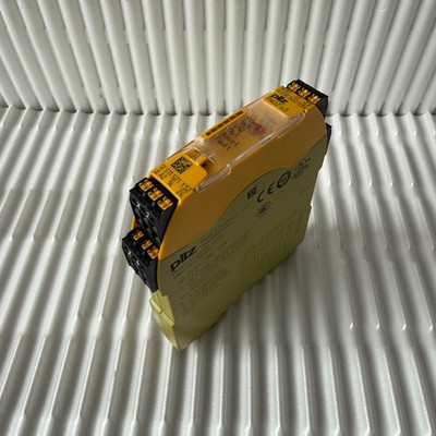 1x pilz PNOZ s3 C 24VDC 2n/o Ident.No.:751103