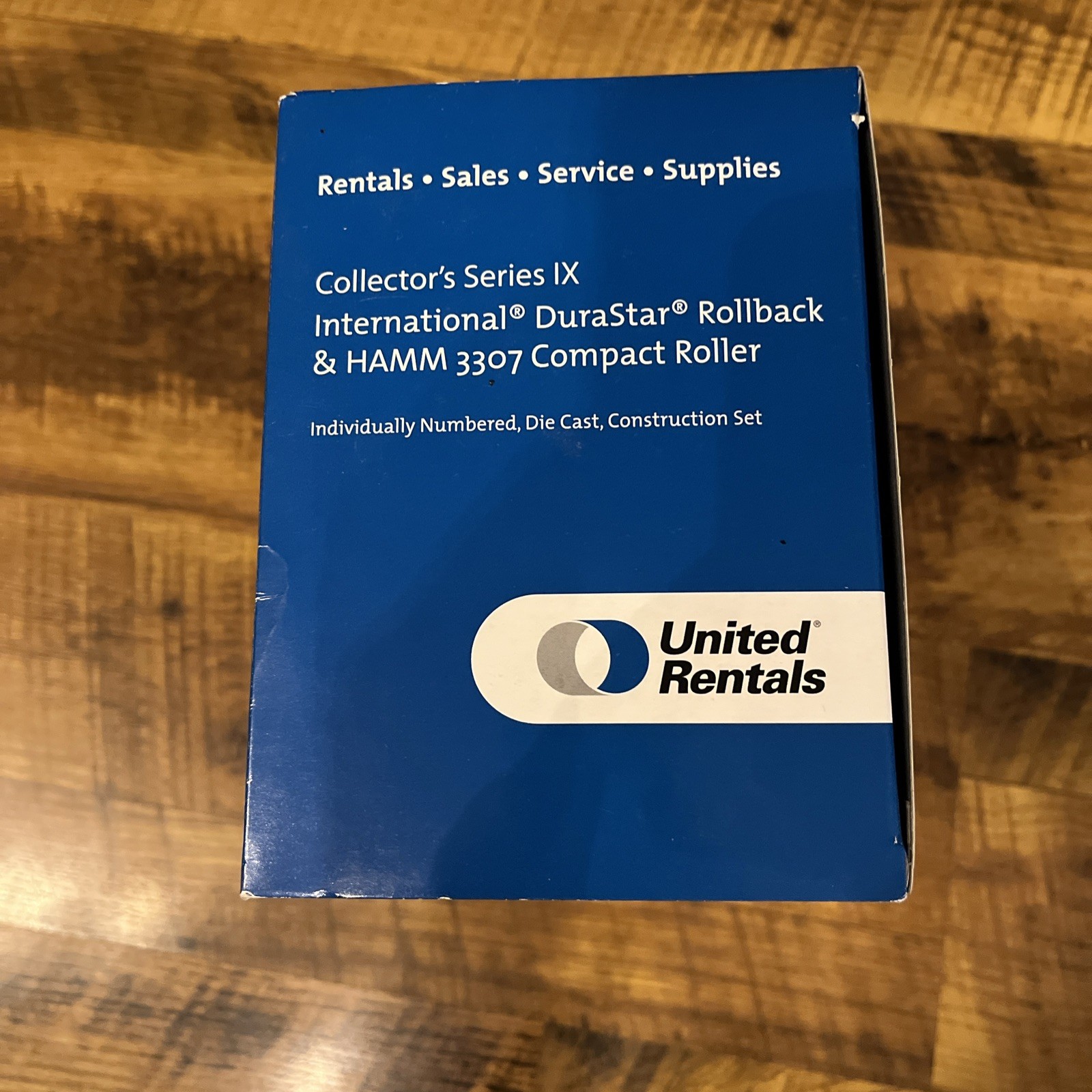 Collector's Series IX International Rollback & HAMM 3307 Compact Roller NIB