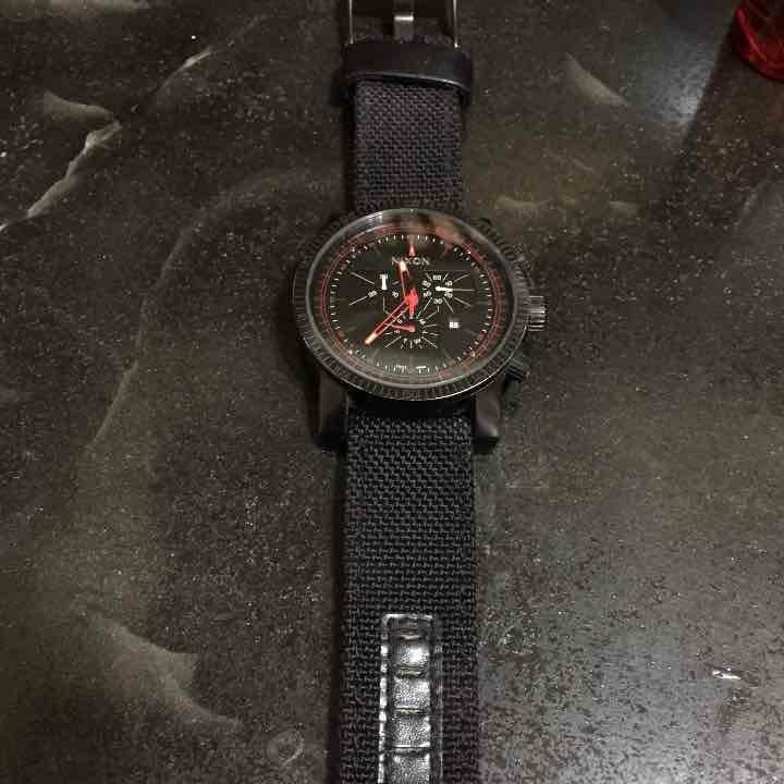Nixon Magnacon SS [Swiss made] 100m防水 Nixon Magnacon SS All Gold / Black A457-510